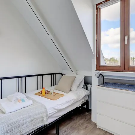 593 Aurelie - Superbe A Parigi